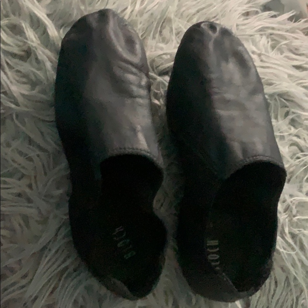 Jazz shoes ( soft bottom)